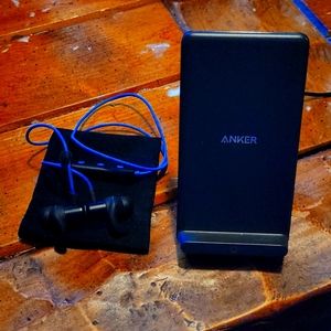 💥💥ANKER!!.. Wireless earbuds, wireless phone charger!!!